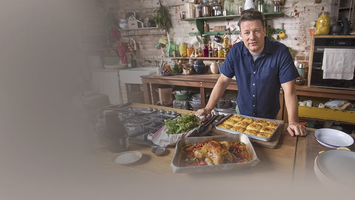 Jamie: Keep Cooking Family Favourites